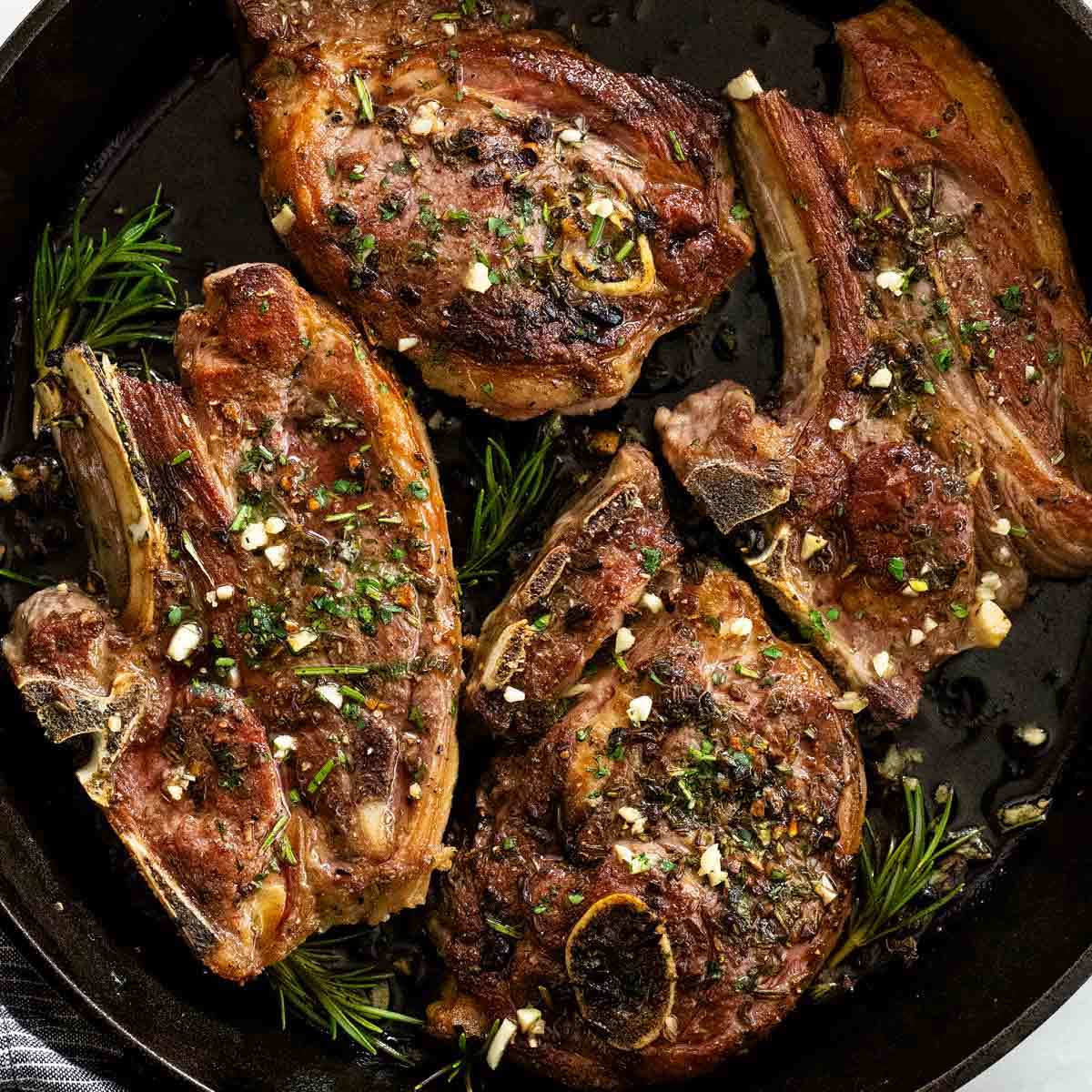 Lamb Shoulder Blade Chop (Bone-in)